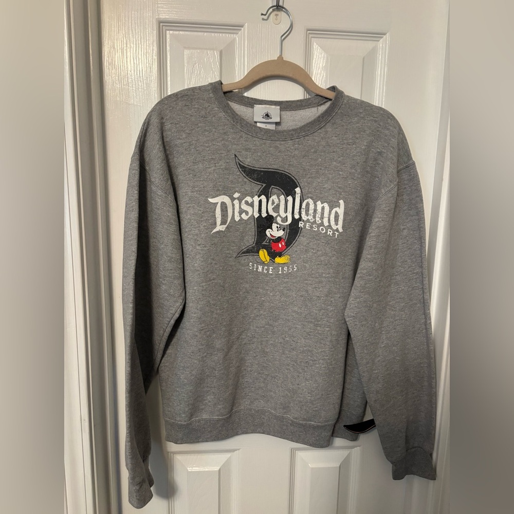 Disney Parks “Disneyland” Gray Crewneck size medium